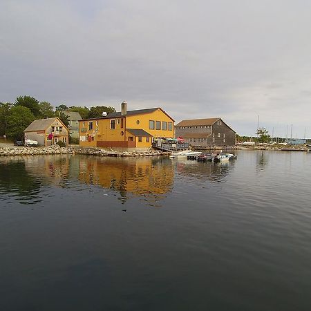 Inner Harbor Inn Шелберн Экстерьер фото
